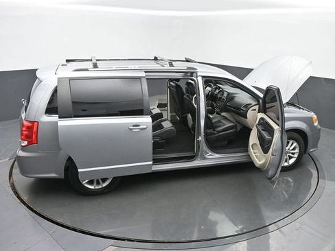 Used 2018 Dodge Grand Caravan SXT FWD image 63