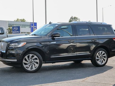 Used 2024 Lincoln Navigator Reserve AWD/4WD image 28