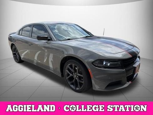 Used 2019 Dodge Charger SXT w/ Plus Group RWD image 3