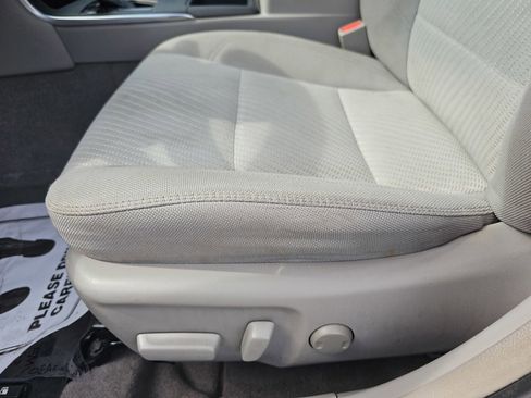 Used 2016 Toyota Camry LE FWD image 25