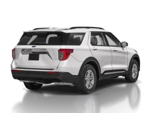 Certified 2023 Ford Explorer XLT w/ Equipment Group 202A AWD/4WD image 2