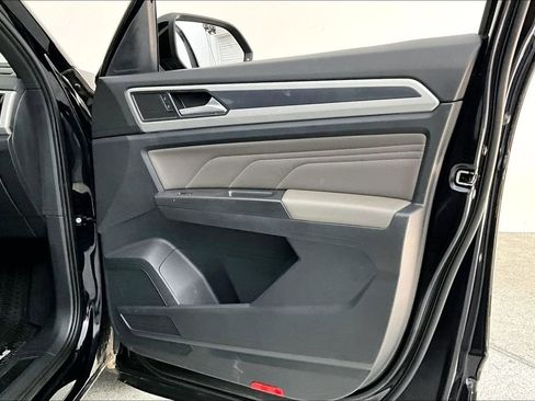 Used 2022 Volkswagen Atlas Cross Sport SEL image 24