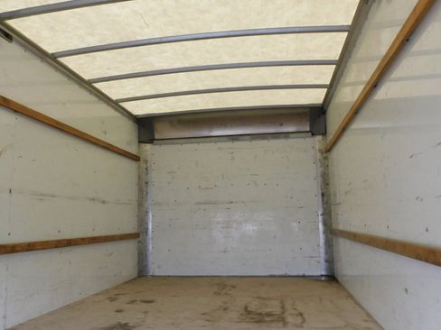 Used 2021 GMC Savana 3500 Extended w/ Power Convenience Package image 14