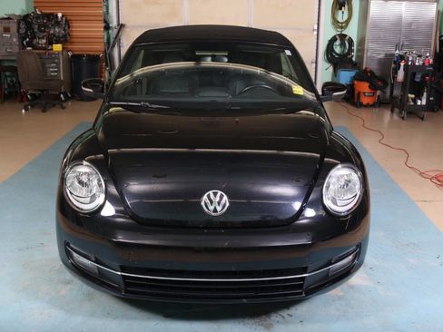 Used 2013 Volkswagen Beetle 2.0T FWD image 7