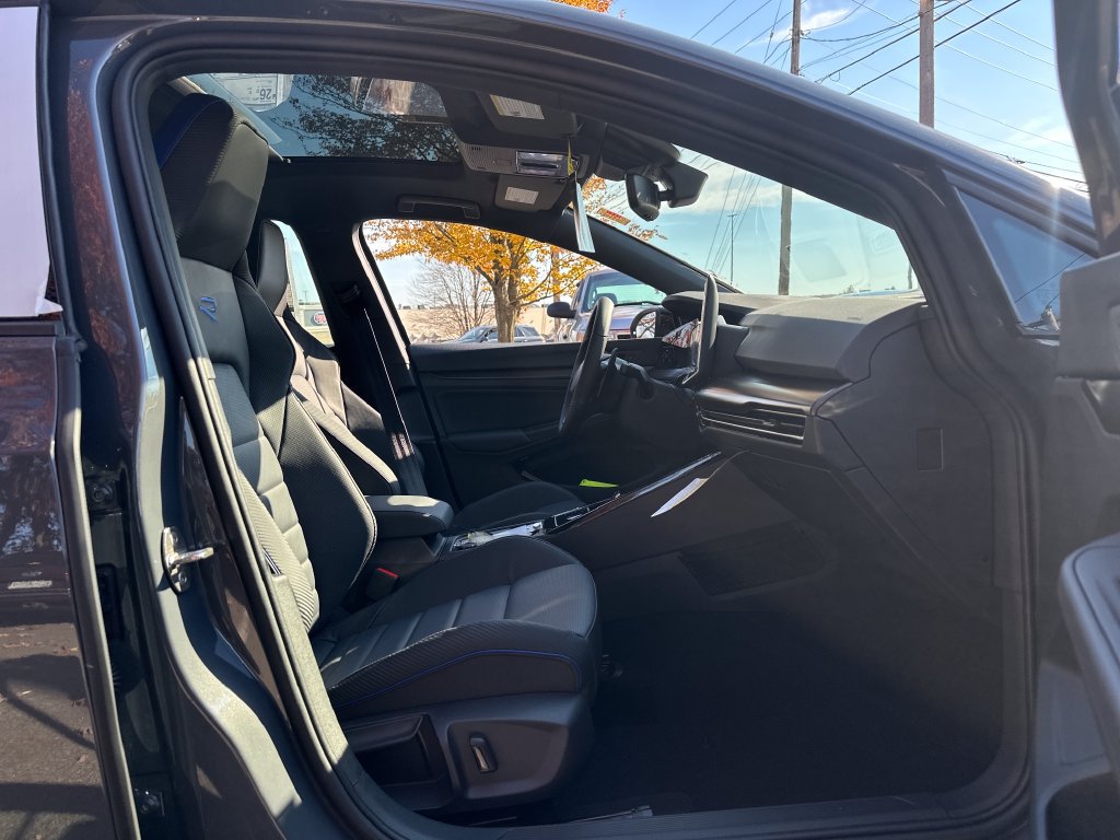 New 2027 Volkswagen Golf R Black Edition AWD/4WD image 21