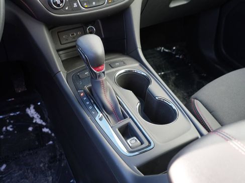 Certified 2024 Chevrolet Equinox RS image 24