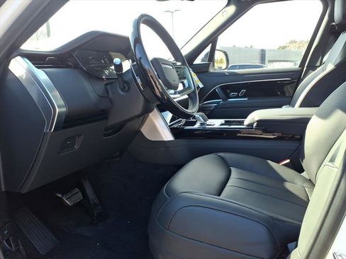 New 2026 Land Rover Range Rover SE image 17