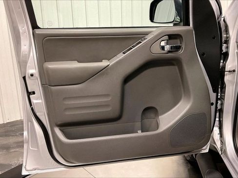 Used 2019 Nissan Frontier SL image 23