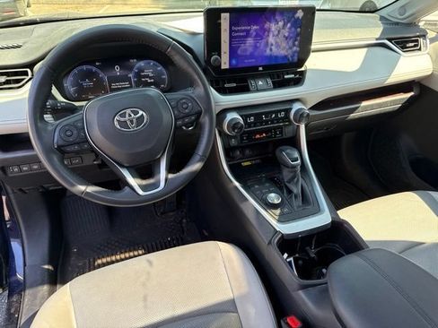 Used 2023 Toyota RAV4 Limited AWD/4WD image 7