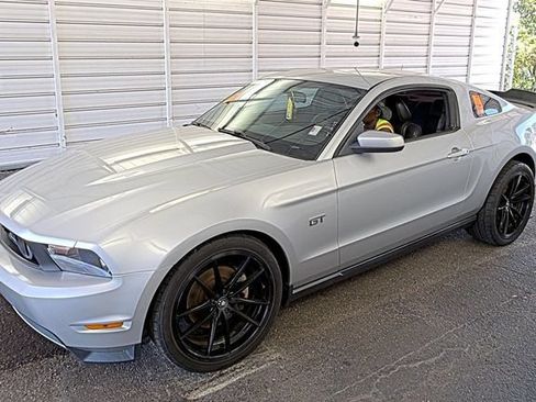 Used 2010 Ford Mustang GT RWD image 1