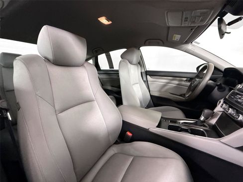Used 2019 Honda Accord LX image 37