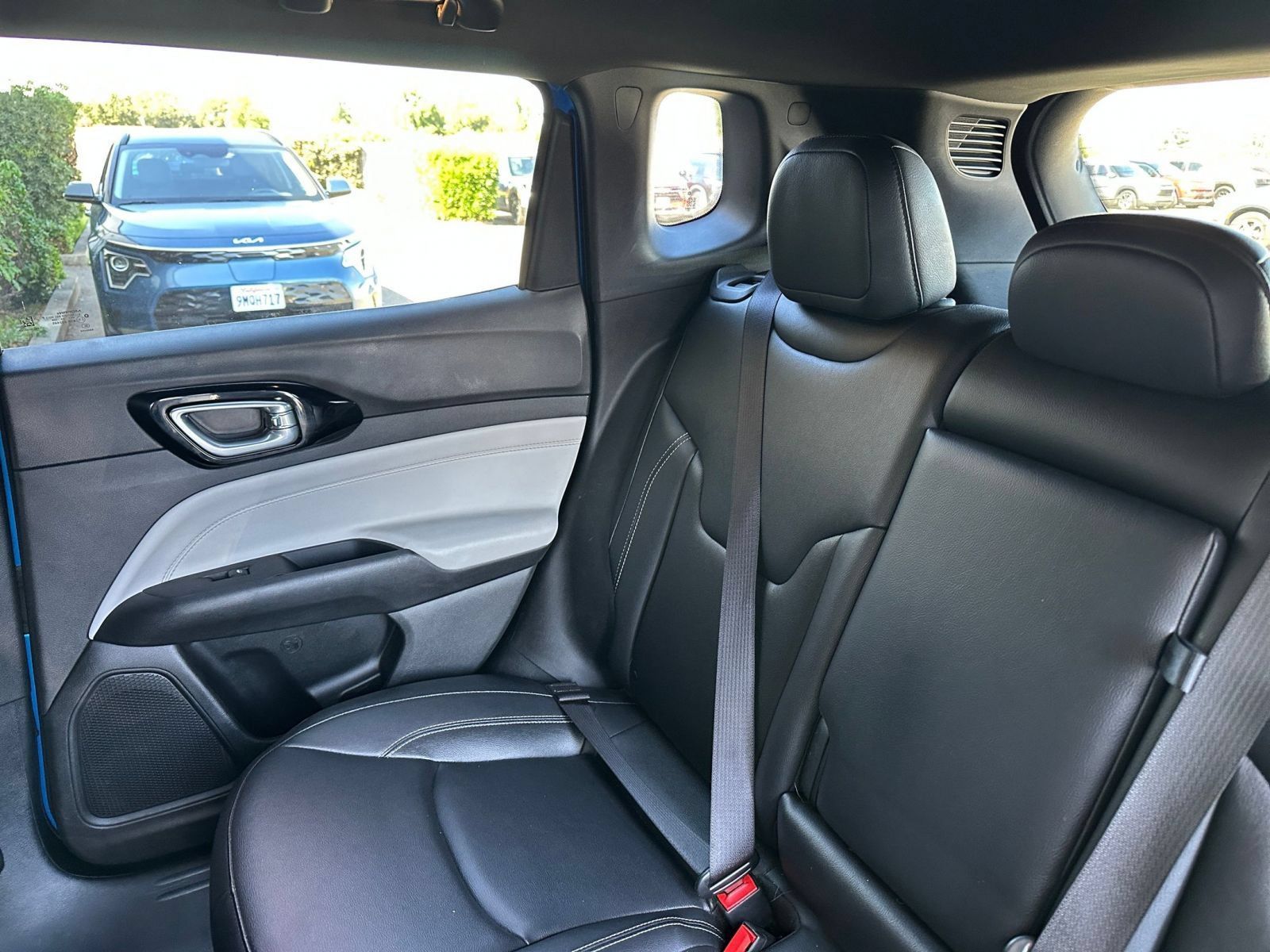 Used 2025 Jeep Compass Limited AWD/4WD image 39