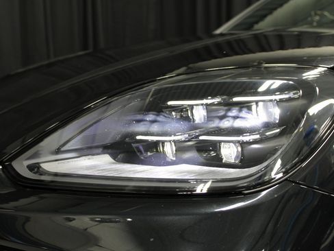 Certified 2025 Porsche Cayenne image 15