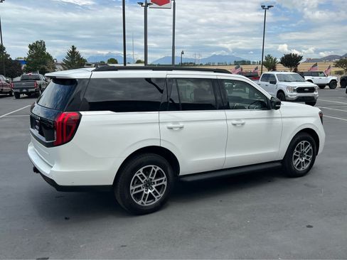 Used 2025 Ford Expedition Active AWD/4WD image 7