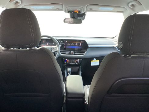 Used 2024 Chevrolet TrailBlazer LT w/ LT Cold Weather Package image 11