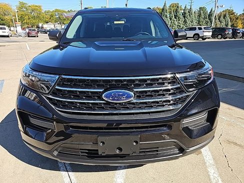 Used 2020 Ford Explorer XLT w/ Comfort Package image 6