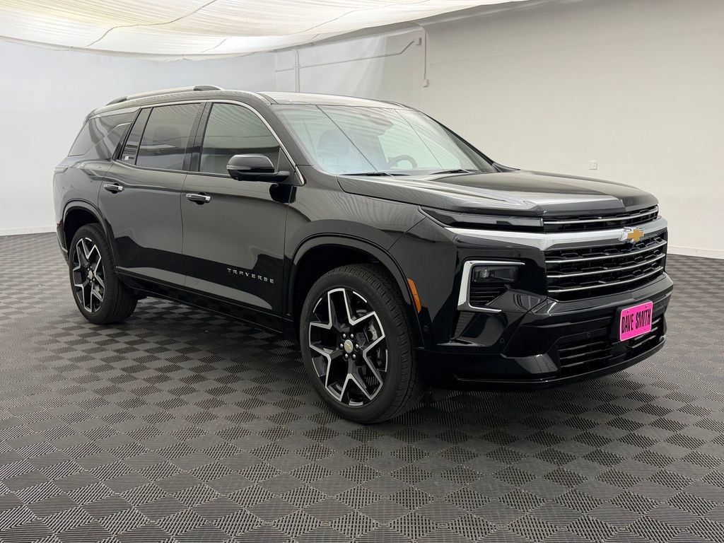 Used 2025 Chevrolet Traverse High Country FWD image 7