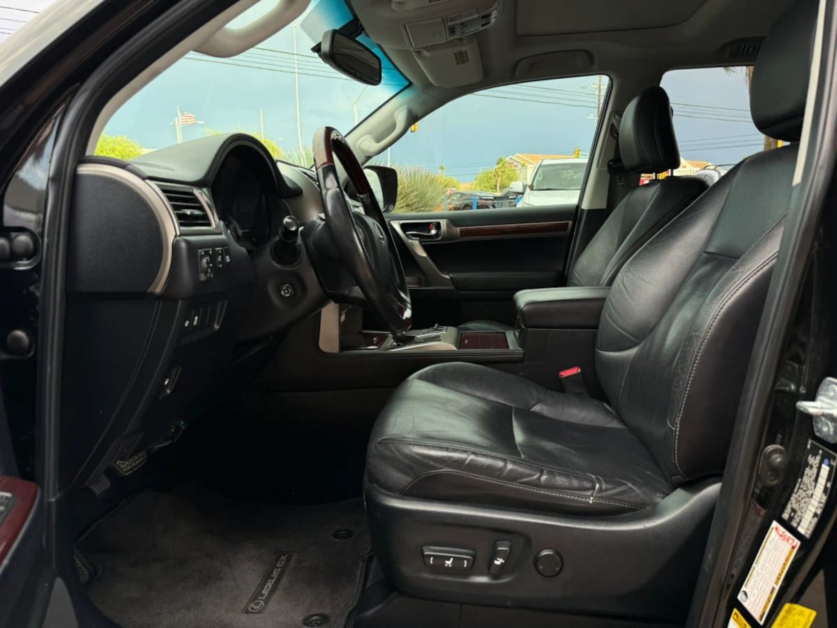 Used 2014 Lexus GX 460 w/ Premium Package AWD/4WD image 41