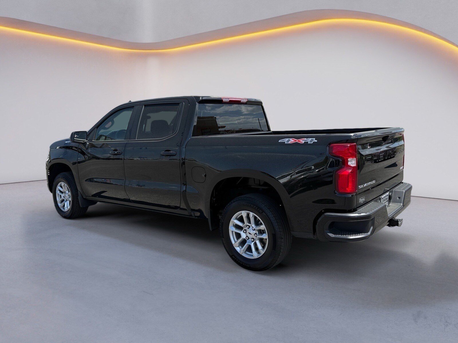 Used 2026 Chevrolet Silverado 1500 RST AWD/4WD image 5