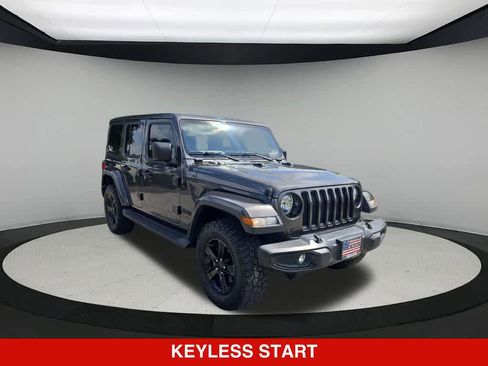 Used 2022 Jeep Wrangler Unlimited Sahara AWD/4WD image 8