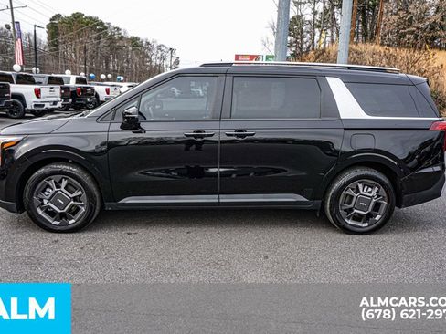 Used 2025 Kia Carnival EX image 7