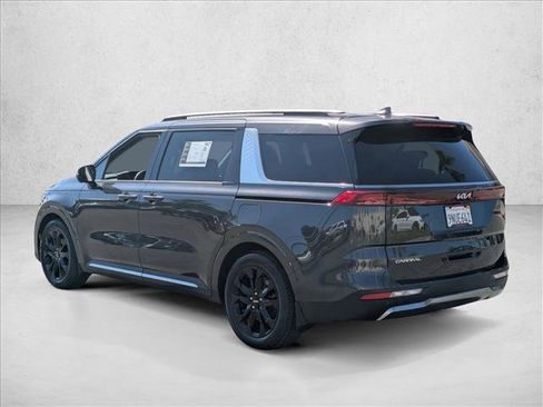 Used 2023 Kia Carnival SX image 8