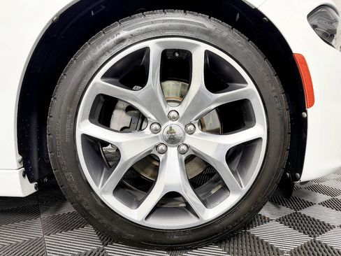 Used 2015 Dodge Charger R/T w/ Plus Group RWD image 28