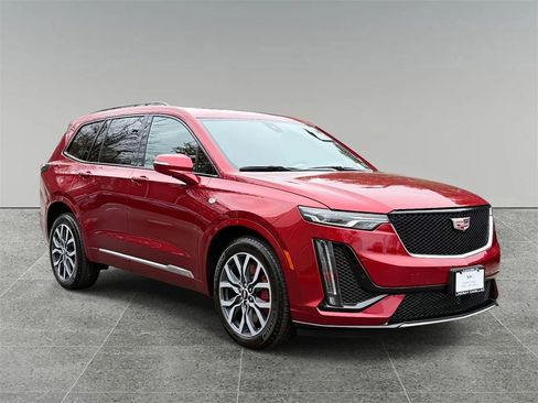 Used 2024 Cadillac XT6 Sport image 9