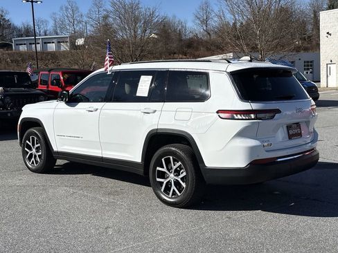 Used 2025 Jeep Grand Cherokee L Limited w/ Luxury Tech Group II image 8