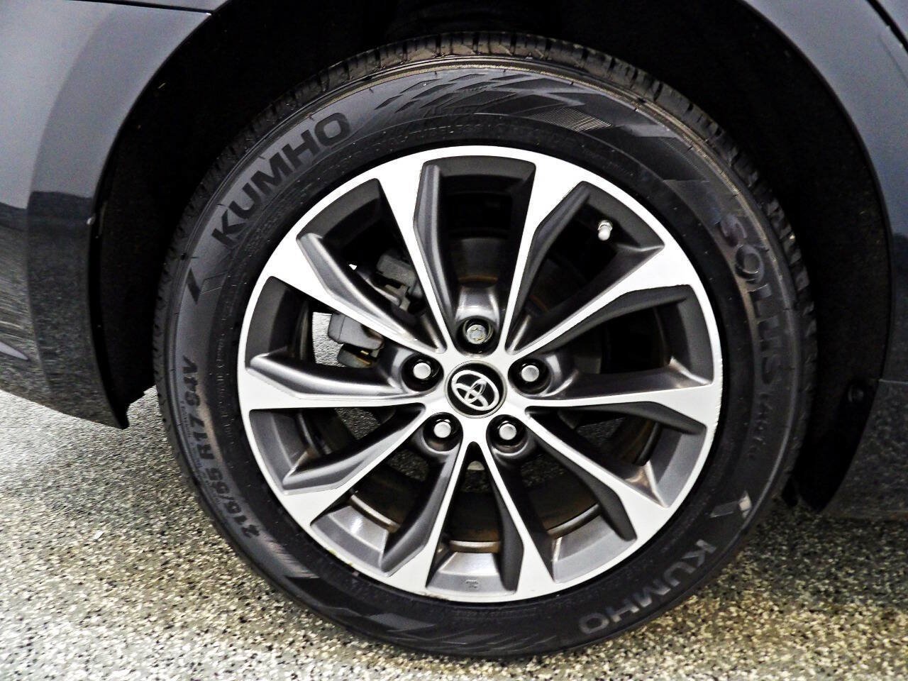 Used 2016 Toyota Avalon XLE Premium FWD image 21