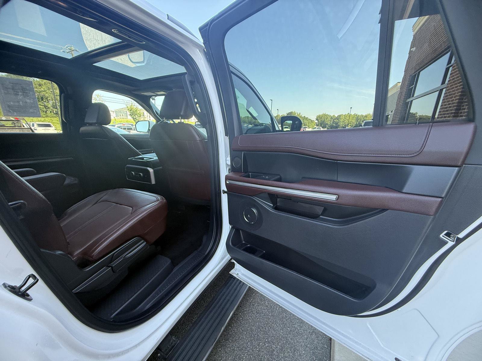 Used 2022 Ford Expedition Max Limited AWD/4WD image 24