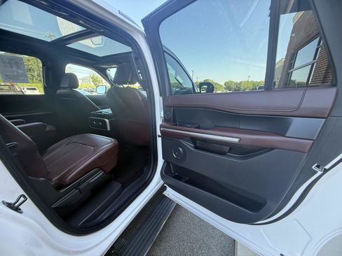 Used 2022 Ford Expedition Max Limited AWD/4WD image 24