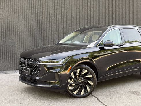 New 2026 Lincoln Nautilus Black Label w/ Jet Appearance Package AWD/4WD image 2