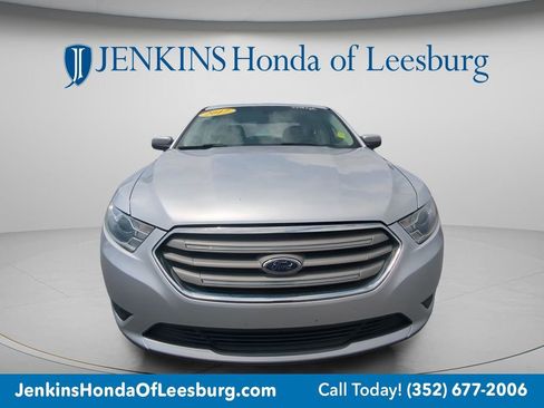Used 2017 Ford Taurus SEL FWD image 8
