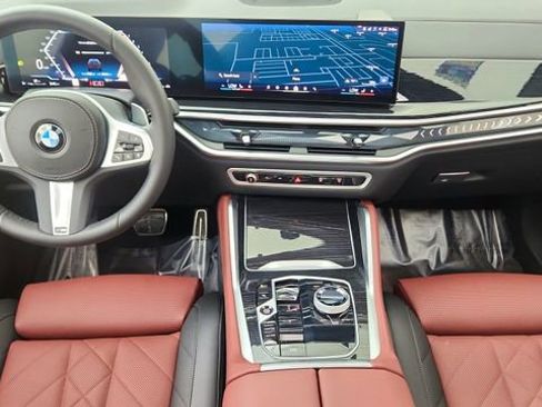 Used 2025 BMW X6 xDrive40i w/ Executive Package image 35