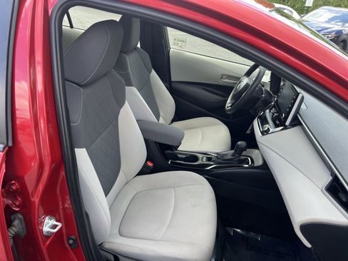 Used 2020 Toyota Corolla LE w/ Carpet Mat Package (TMS) image 32