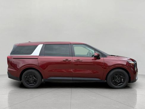 Used 2025 Kia Carnival FWD image 14