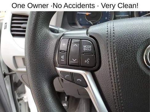 Used 2020 Toyota Sienna L FWD image 16