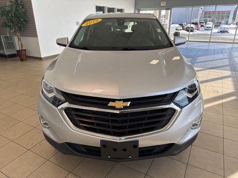 Used 2019 Chevrolet Equinox LT w/ Driver Convenience Package image 4