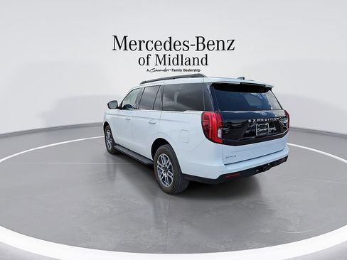 Used 2025 Ford Expedition Active AWD/4WD image 6