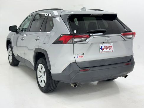 Used 2020 Toyota RAV4 LE FWD image 38