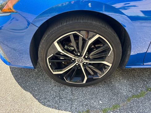 Used 2025 Nissan Altima 2.5 SR FWD image 11