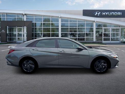 New 2026 Hyundai Elantra Sport FWD image 9