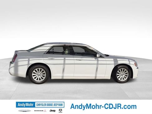 Used 2013 Chrysler 300 RWD image 8
