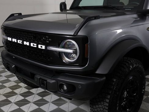 Used 2023 Ford Bronco Wildtrak image 44