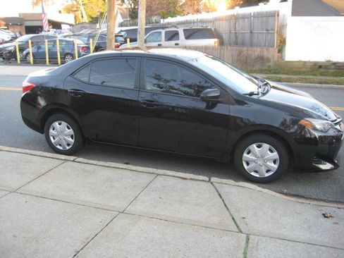 Used 2017 Toyota Corolla L image 4