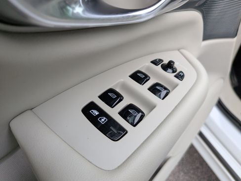 Used 2022 Volvo XC90 T8 Inscription w/ Advanced Package image 30