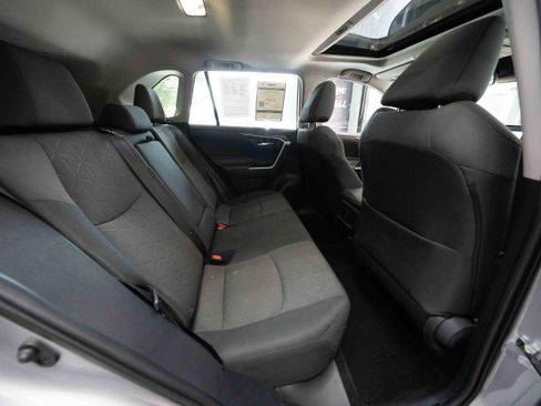 Used 2022 Toyota RAV4 XLE w/ Convenience Package AWD/4WD image 25