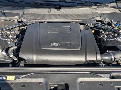 Used 2025 Land Rover Discovery S AWD/4WD image 24