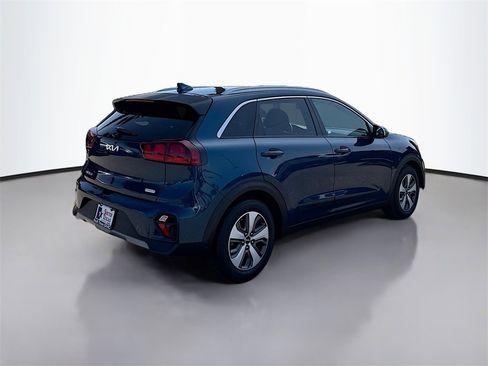 Used 2022 Kia Niro LX image 7